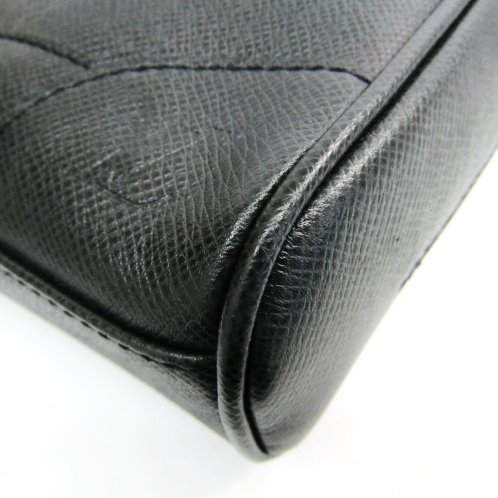 Buy & Consign Authentic Louis Vuitton Taiga Luka Messenger Bag Ardoise at The Plush Posh