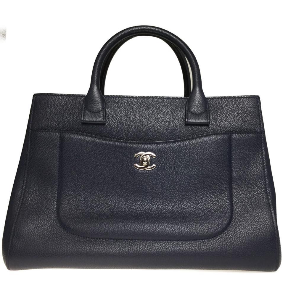Buy & Consign Authentic Chanel Navy Blue Leather Large Cerf Executive Tote at The Plush Posh