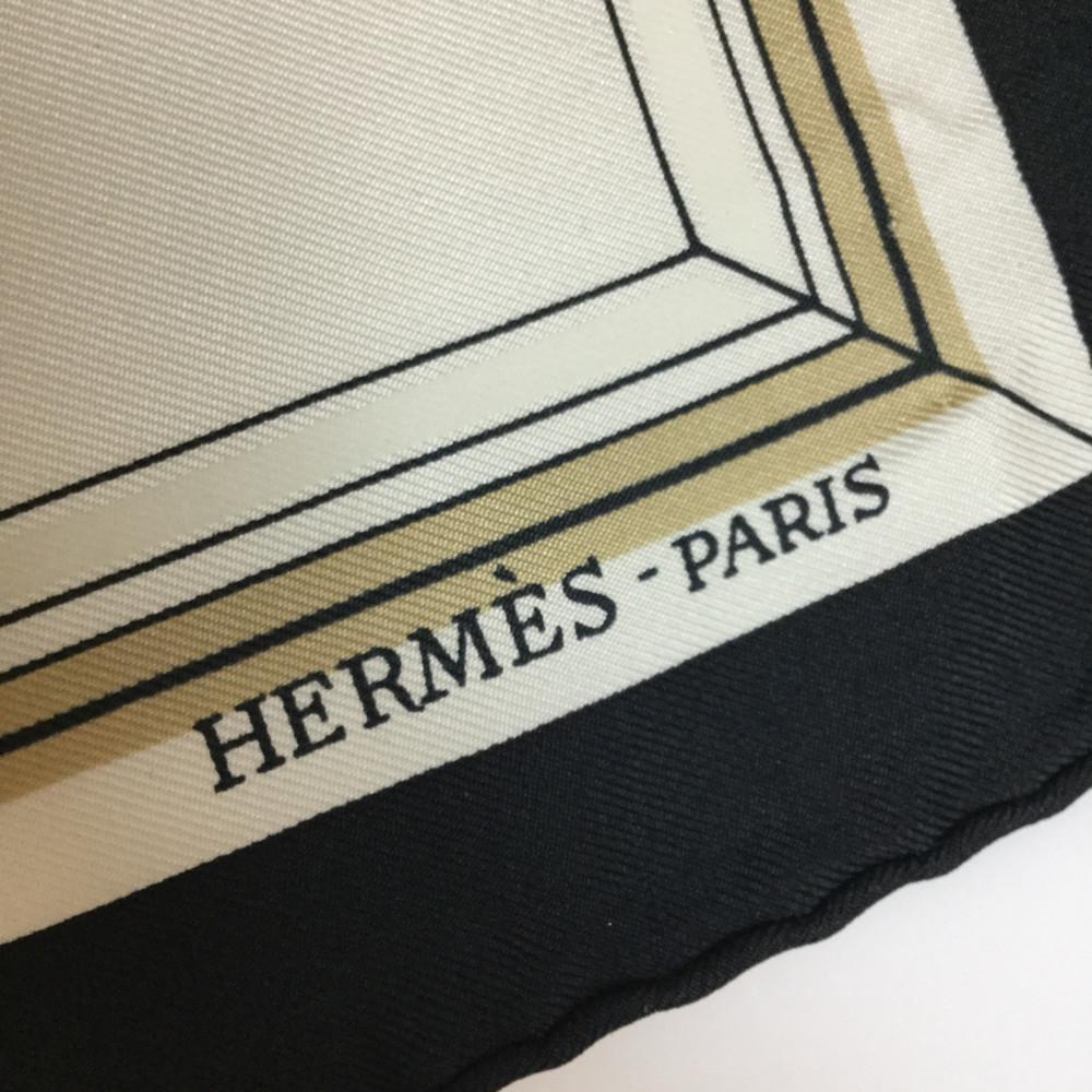 Buy & Consign Authentic Hermes KARE90 Quai Aux Fleurs Scarf at The Plush Posh